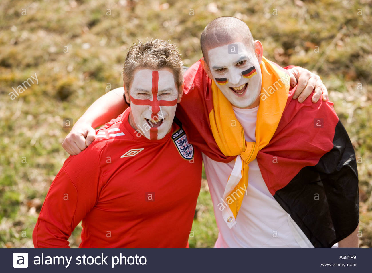 england-and-german-football-fans-embracing-each-other-in-good-spirit-A881P9.jpg